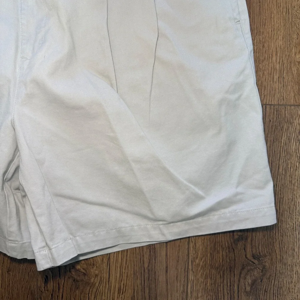 IZOD Mens 42 Pleated Chino Shorts Stone Beige 100%‎ Cotton New w/ FLAW READ